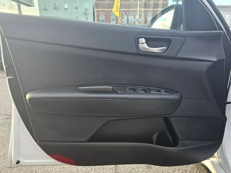 2020 Kia Optima/K5 - Image 7 of 12