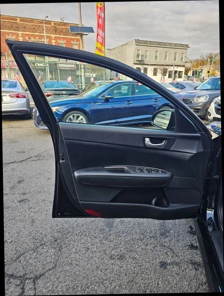 2020 Kia Optima/K5 - Image 11 of 12