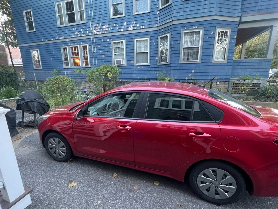 2020 Kia Rio - Image 3 of 7