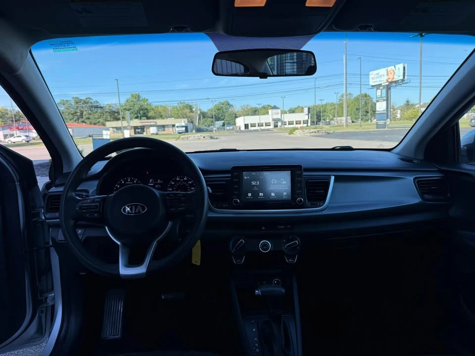 2020 Kia Rio - Image 10 of 14