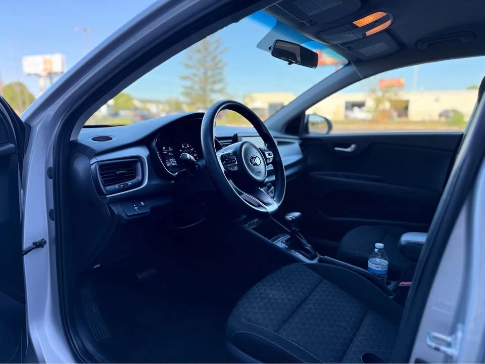 2020 Kia Rio - Image 9 of 14
