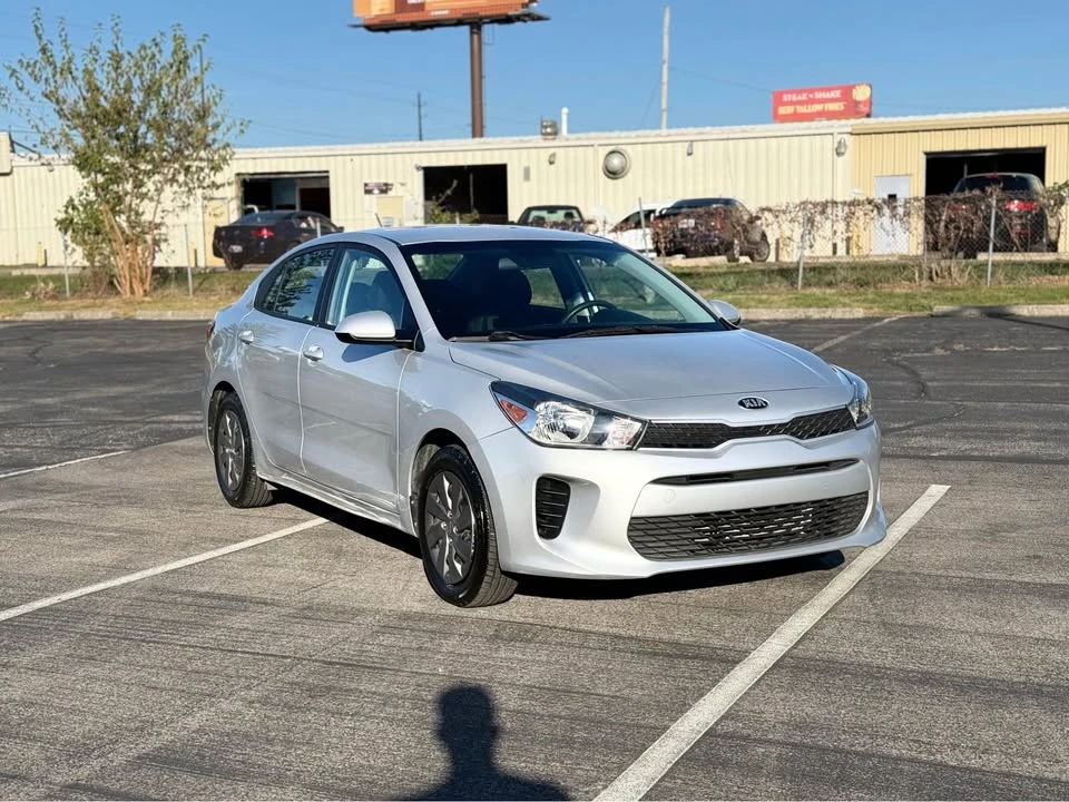2020 Kia Rio - Image 5 of 14