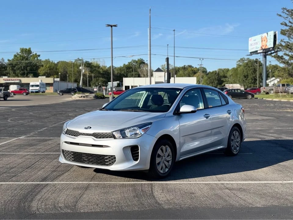 2020 Kia Rio - Image 7 of 14