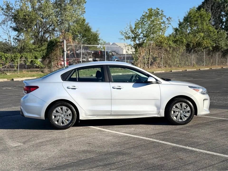 2020 Kia Rio - Image 4 of 14