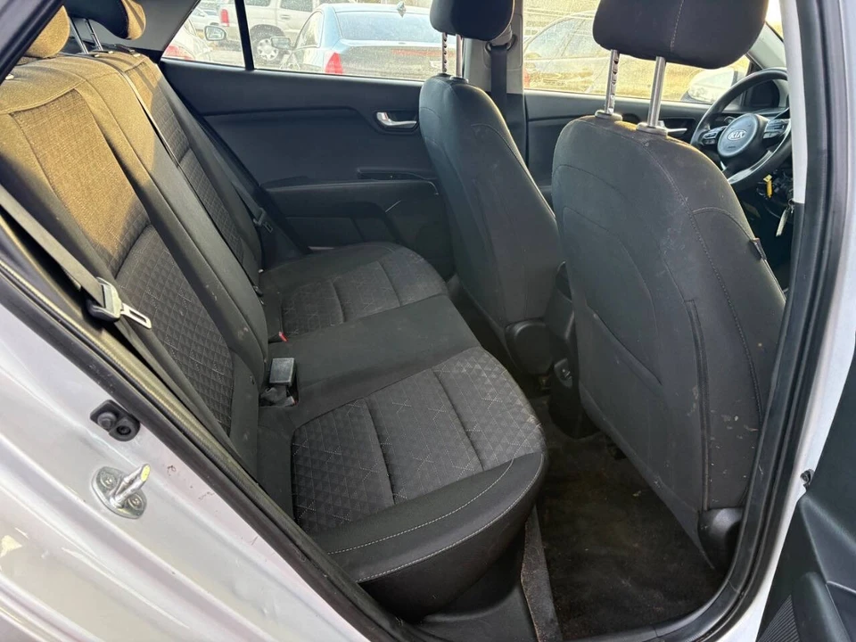 2020 Kia Rio - Image 10 of 11