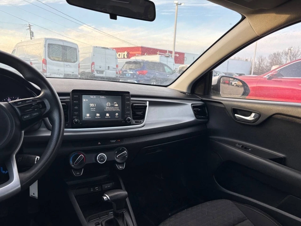 2020 Kia Rio - Image 8 of 11