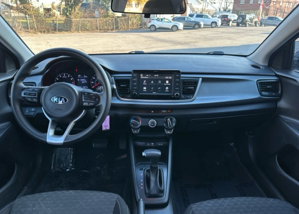 2020 Kia Rio - Image 10 of 14