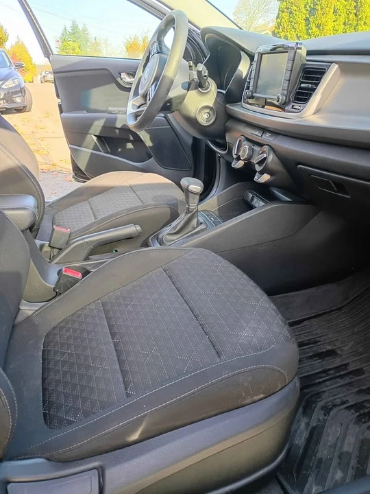 2020 Kia Rio - Image 6 of 8