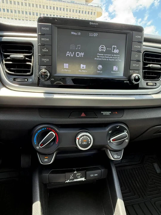 2020 Kia Rio - Image 10 of 11