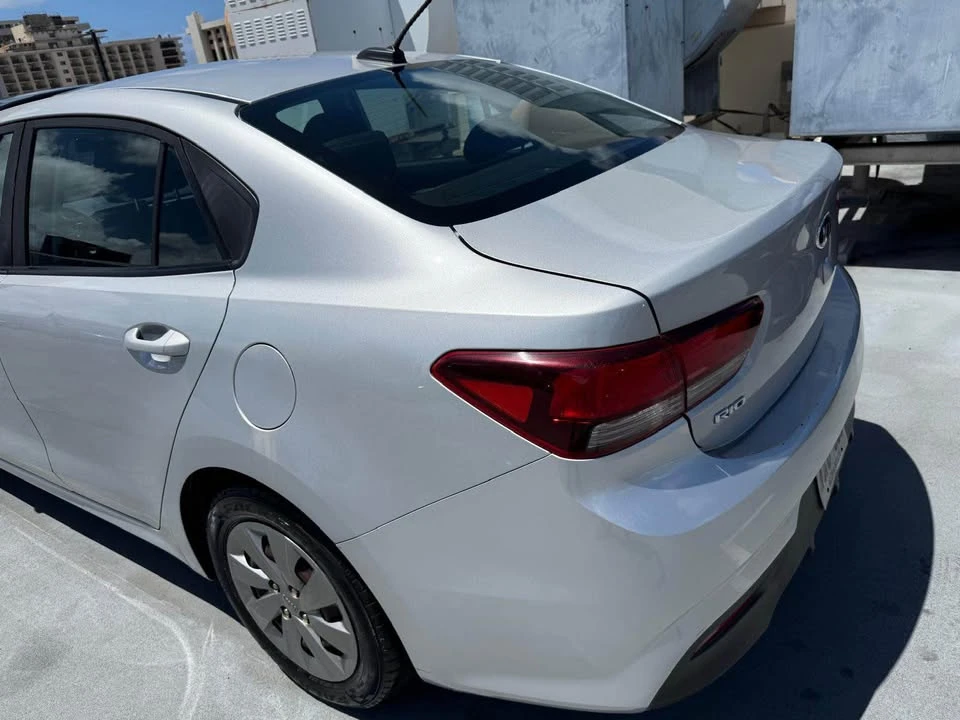 2020 Kia Rio - Image 5 of 11