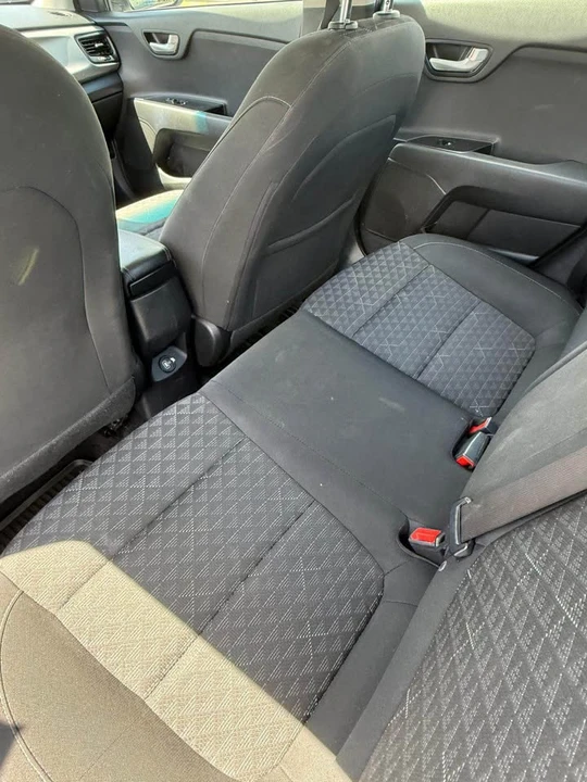 2020 Kia Rio - Image 9 of 11