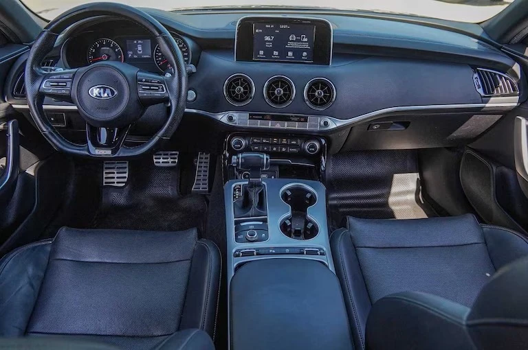 2020 Kia Stinger - Image 8 of 10
