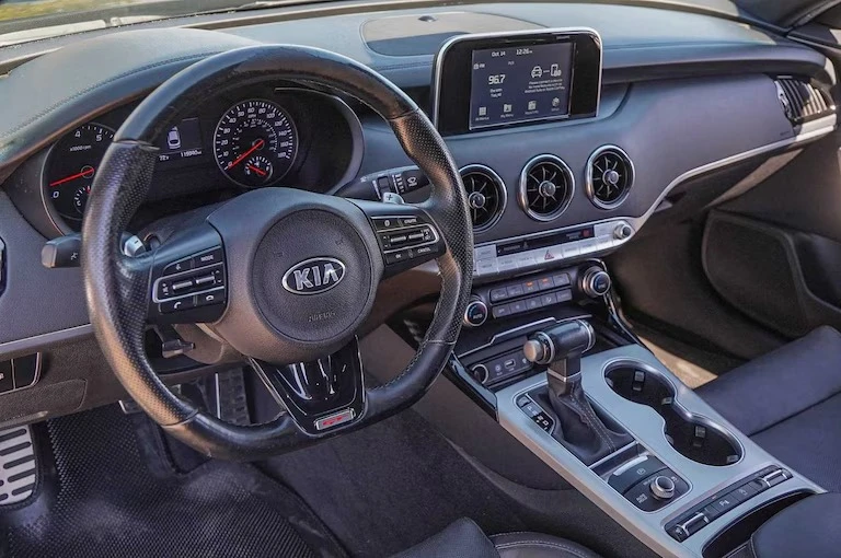 2020 Kia Stinger - Image 4 of 10