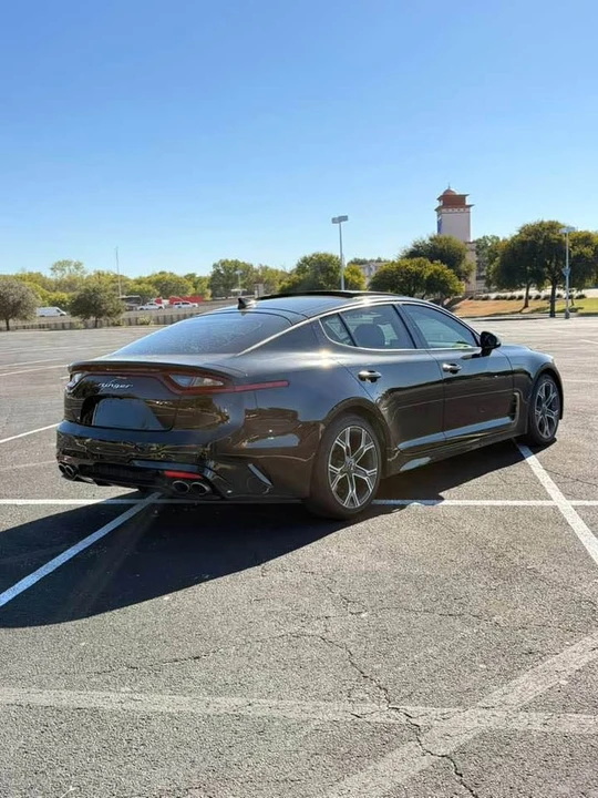 2020 Kia Stinger - Image 10 of 12