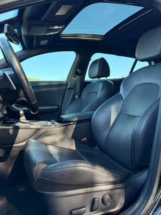 2020 Kia Stinger - Image 7 of 12