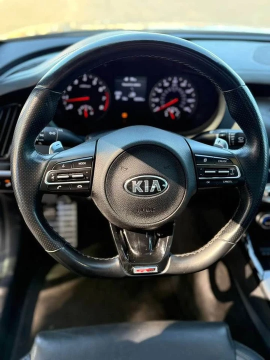 2020 Kia Stinger - Image 8 of 12