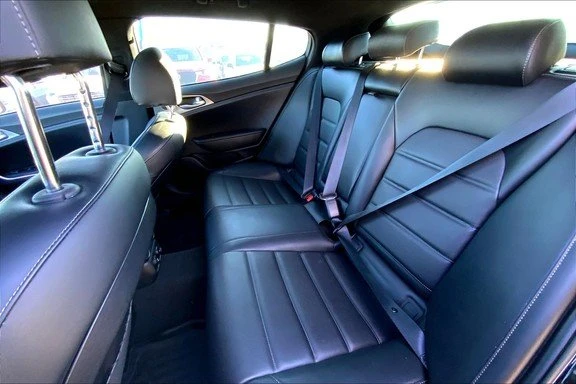2020 Kia Stinger GT - Image 17 of 19