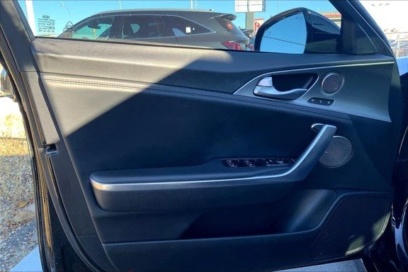 2020 Kia Stinger GT - Image 18 of 19