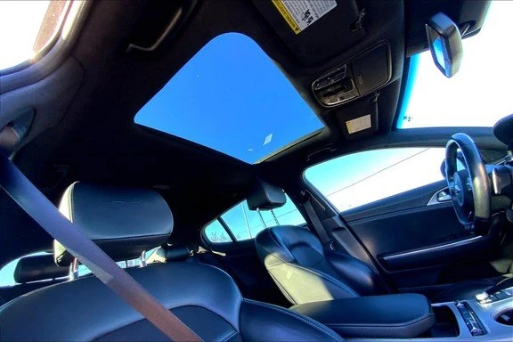 2020 Kia Stinger GT - Image 13 of 19