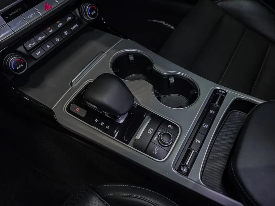 2020 Kia Stinger GT - Image 15 of 20