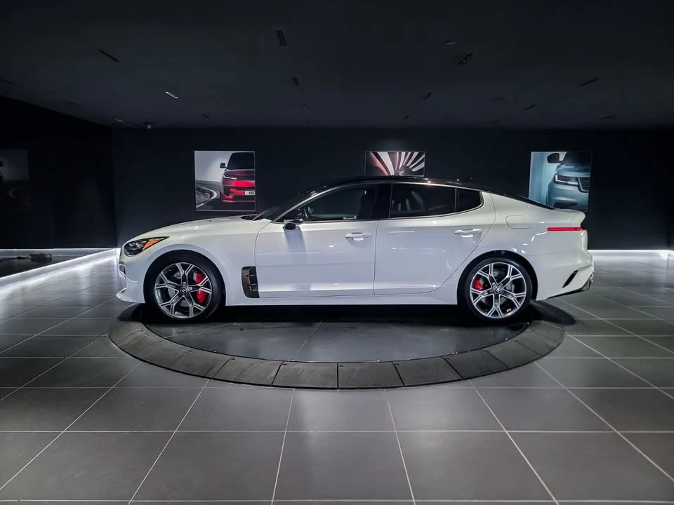 2020 Kia Stinger GT - Image 8 of 20