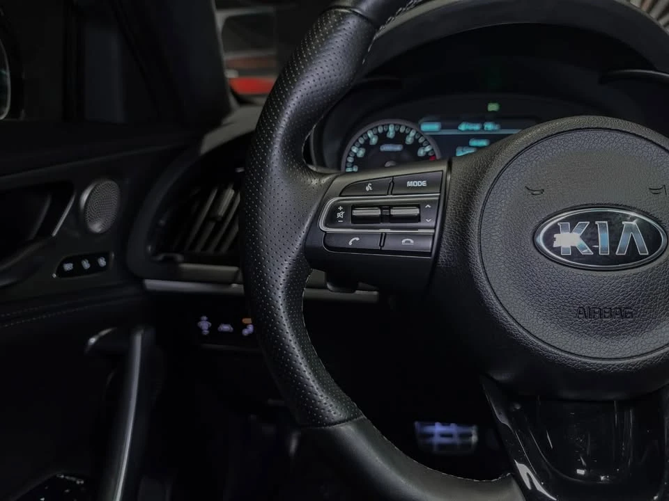 2020 Kia Stinger GT - Image 14 of 20