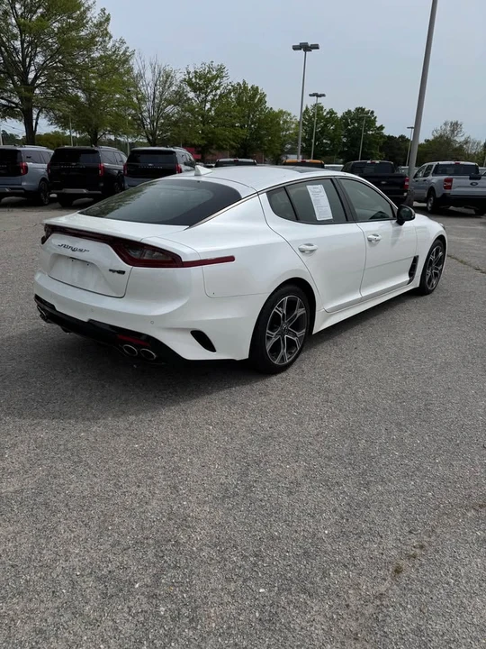 2020 Kia Stinger - Image 2 of 15