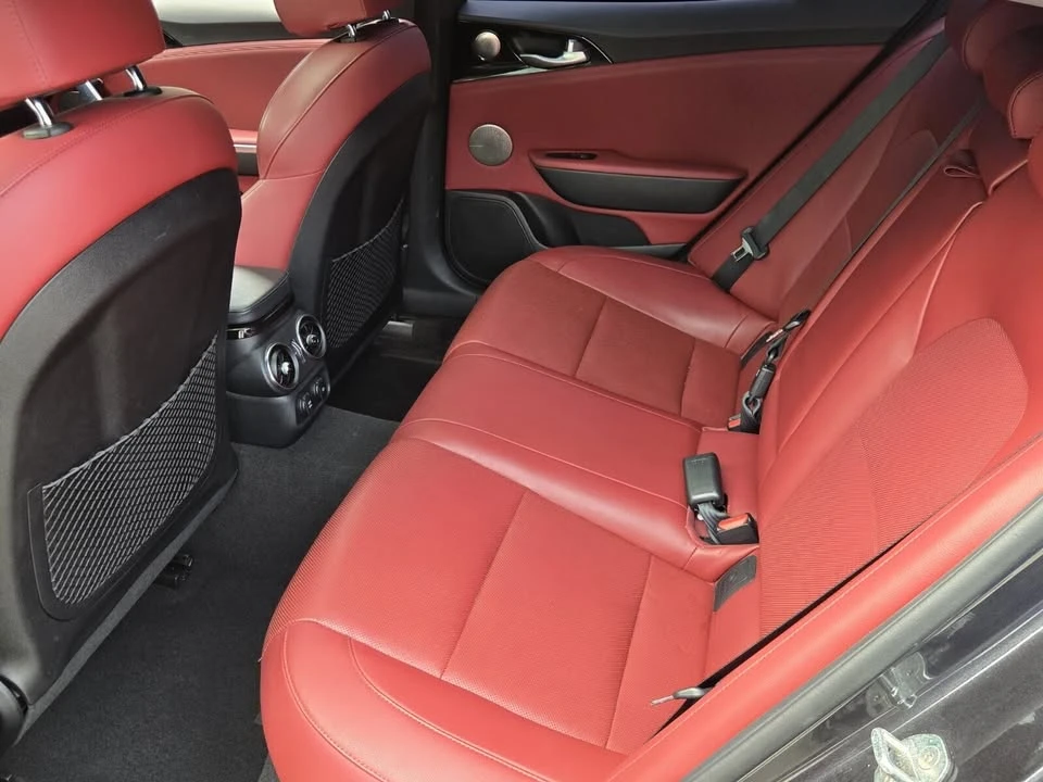 2020 Kia Stinger - Image 11 of 21