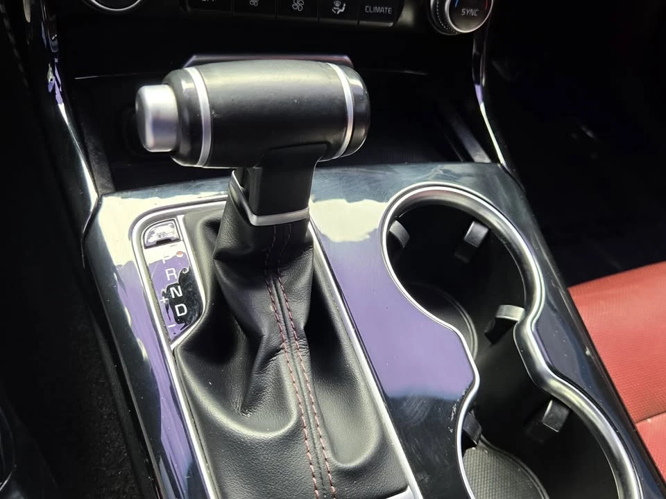 2020 Kia Stinger - Image 17 of 21