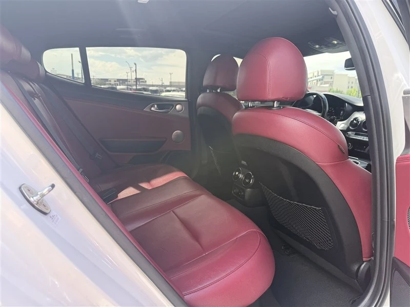 2020 Kia Stinger GT - Image 11 of 20