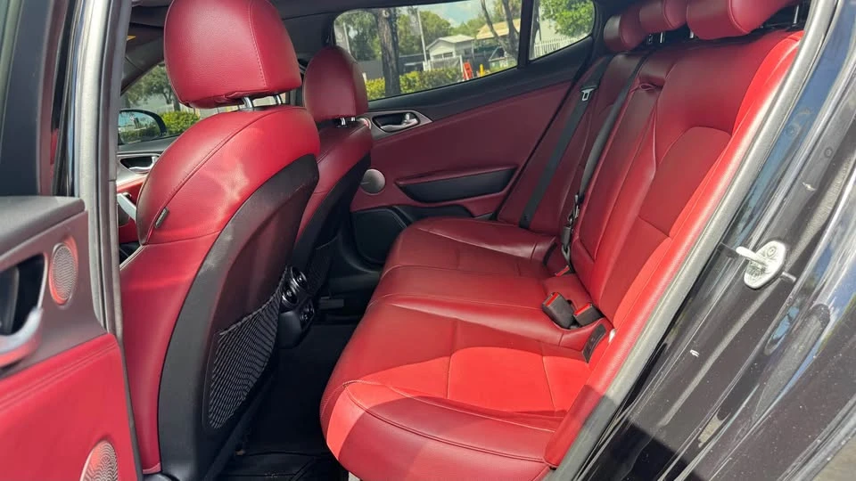 2020 Kia Stinger GT - Image 9 of 18