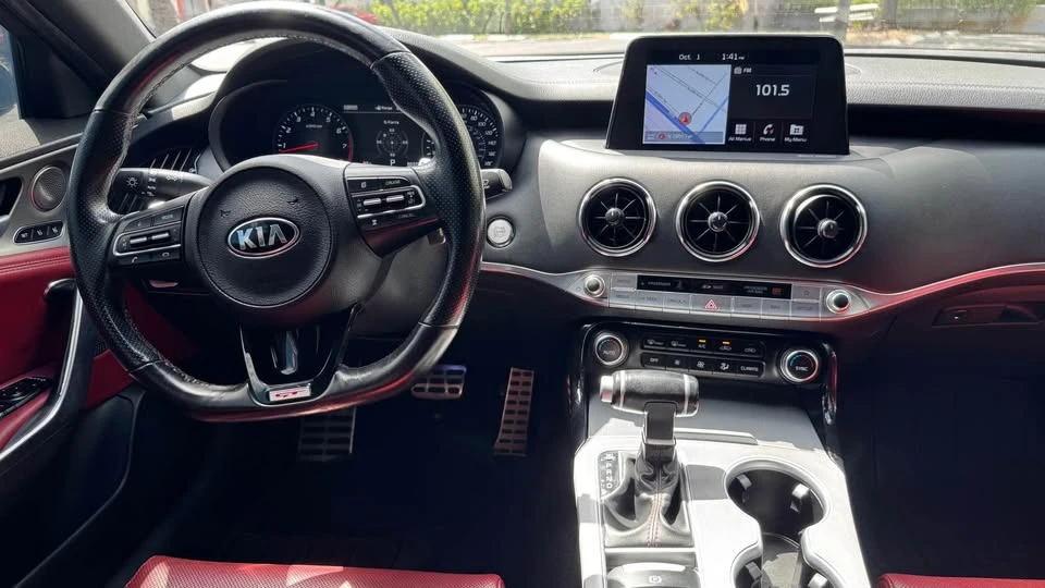 2020 Kia Stinger GT - Image 11 of 18