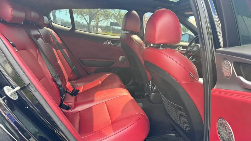 2020 Kia Stinger GT - Image 7 of 18