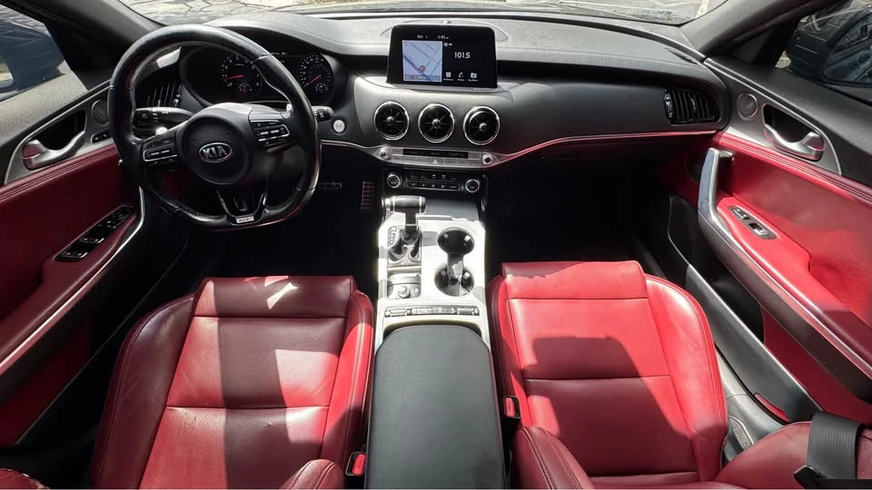 2020 Kia Stinger GT - Image 15 of 18