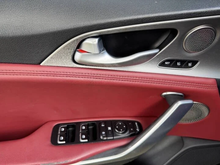 2020 Kia Stinger GT - Image 11 of 20