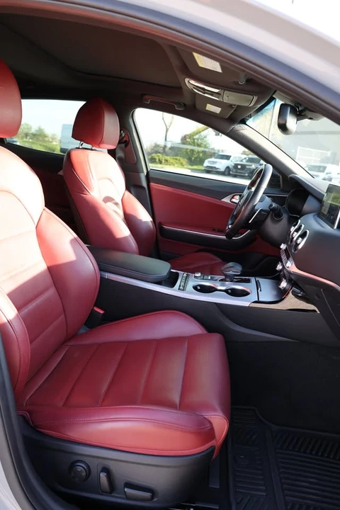 2020 Kia Stinger GT - Image 13 of 20