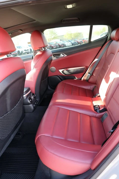 2020 Kia Stinger GT - Image 15 of 20