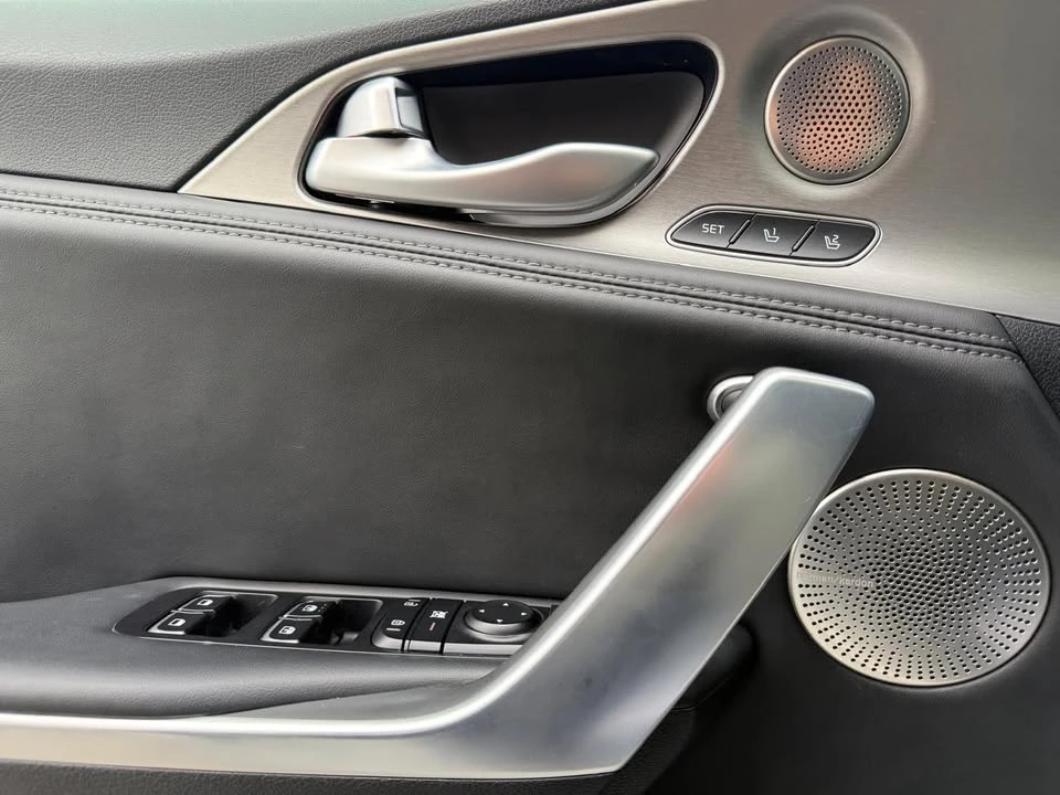 2020 Kia Stinger GT - Image 19 of 20