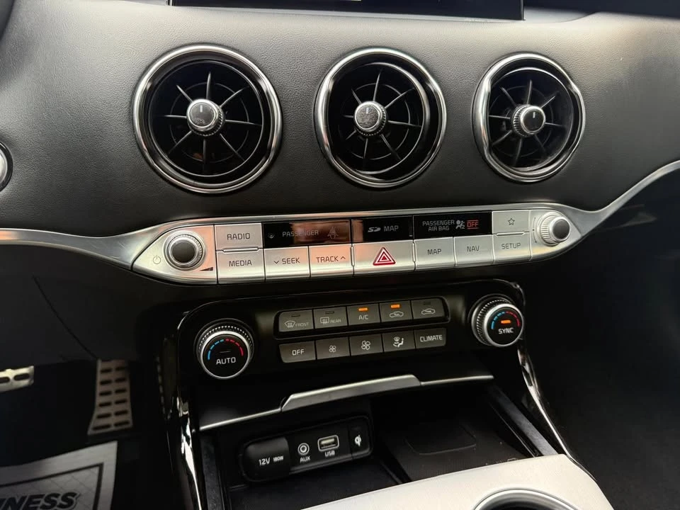 2020 Kia Stinger GT - Image 17 of 20