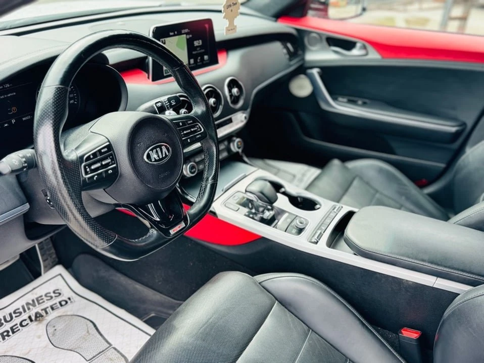 2020 Kia Stinger - Image 18 of 20
