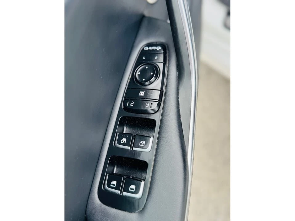 2020 Kia Stinger - Image 16 of 20