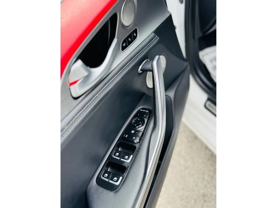2020 Kia Stinger - Image 17 of 20