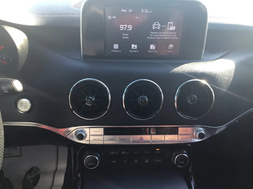 2020 Kia Stinger GT - Image 15 of 18