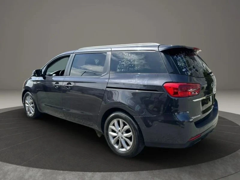 2020 Kia Carnival - Image 10 of 12