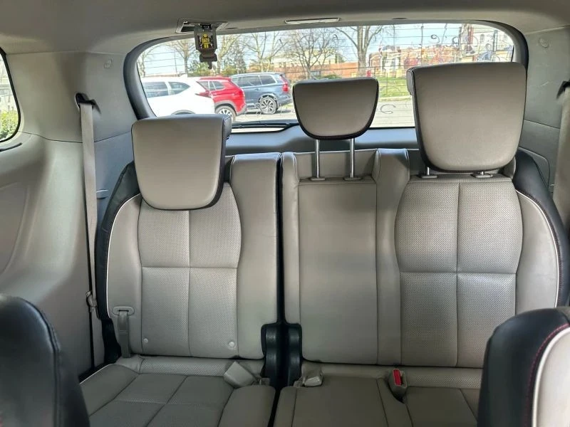 2020 Kia Carnival - Image 11 of 12