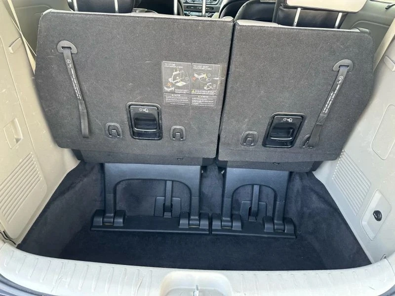 2020 Kia Carnival - Image 7 of 12