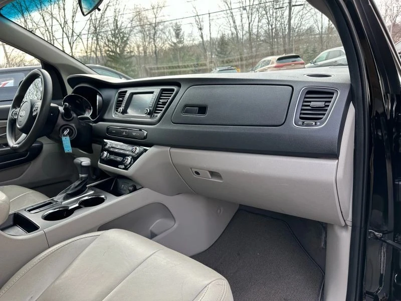 2020 Kia Carnival - Image 12 of 12