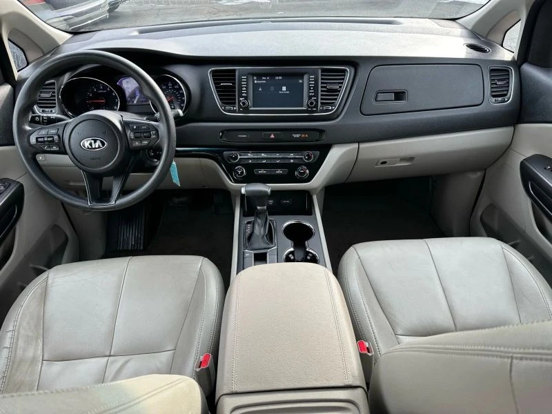 2020 Kia Carnival - Image 11 of 12