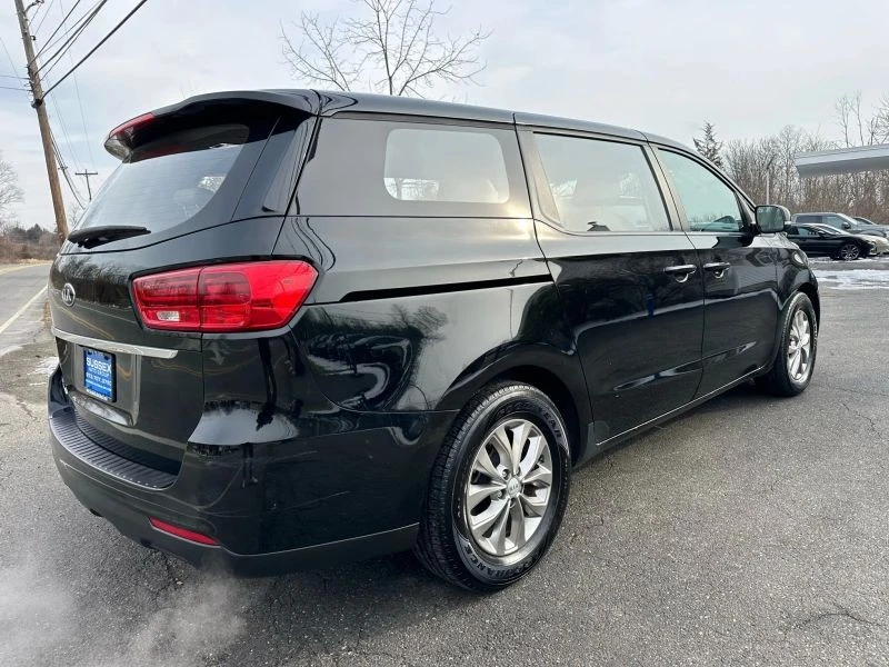 2020 Kia Carnival - Image 6 of 12