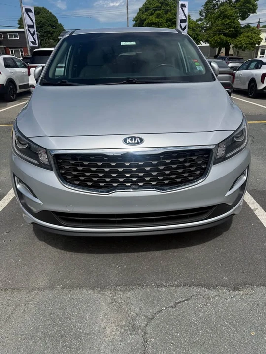 2020 Kia Carnival - Image 2 of 12